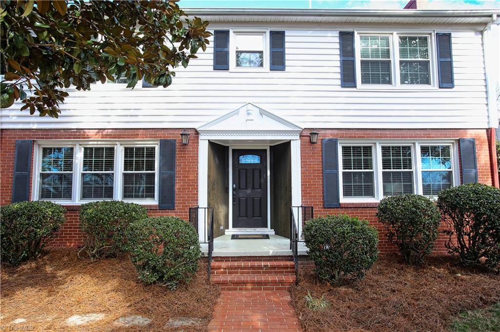 1410 Fernwood Drive High Point, NC 27262 - Photo 4 of 28