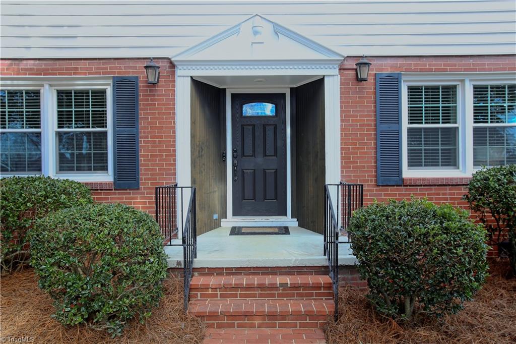 1410 Fernwood Drive High Point, NC 27262 - Photo 6 of 28