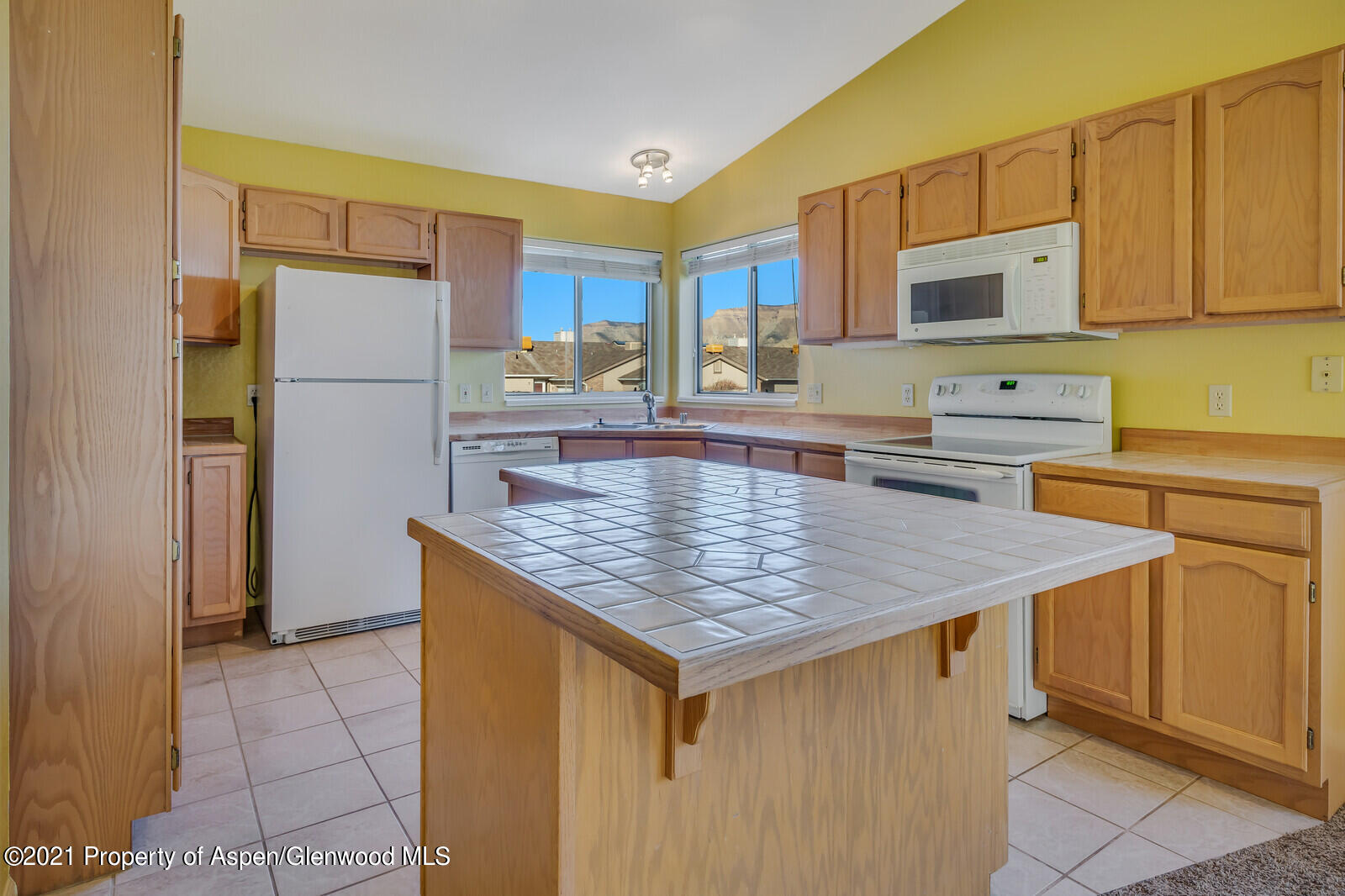 8 West Ridge Court Parachute, CO 81635 - Photo 6 of 17 07_8_West_Ridge_Court007_mls