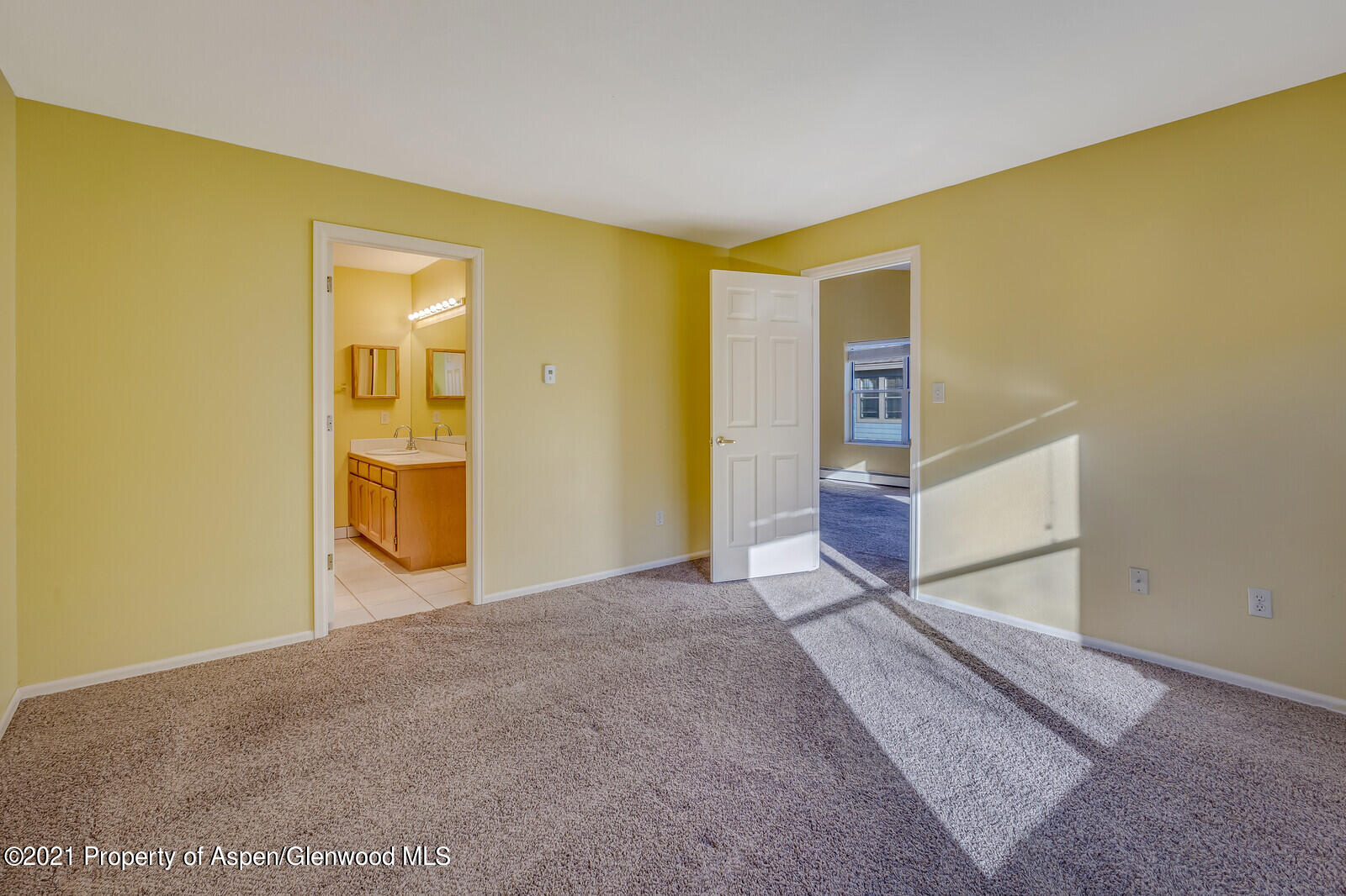 8 West Ridge Court Parachute, CO 81635 - Photo 9 of 17 10_8_West_Ridge_Court010_mls