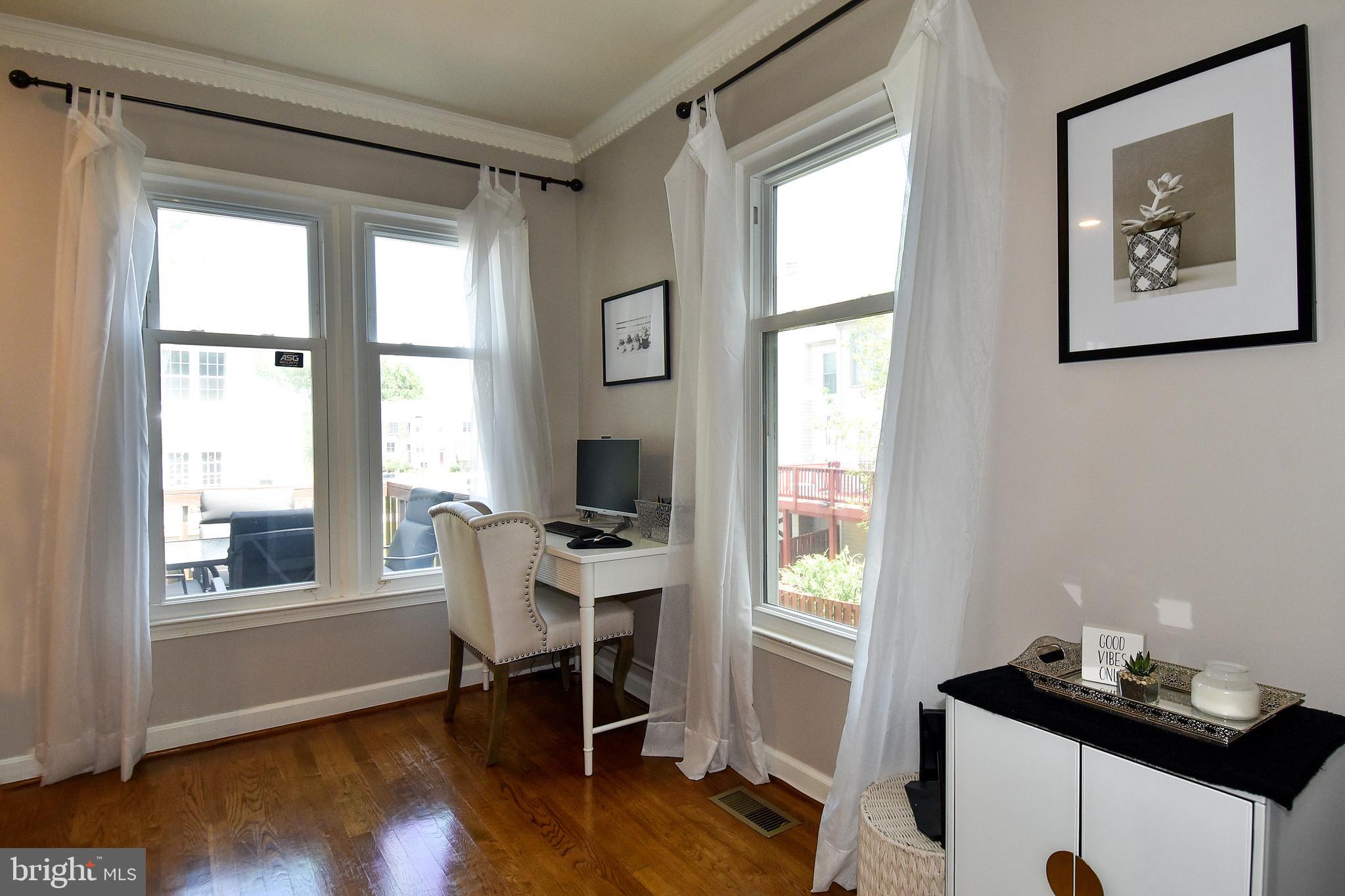 HARDWOOD FLOORS ON MAIN LEVEL