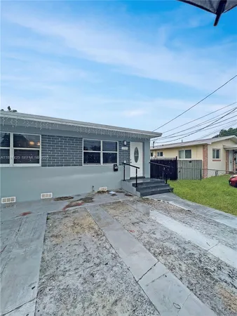 $999,000 | 2785 Southwest 33rd Court, Miami, FL 33133