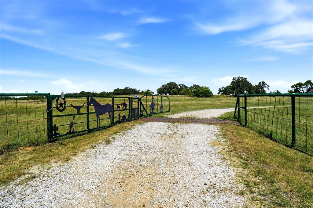 2186 Gilliland Road Springtown, TX 76082 - Photo 3 of 25