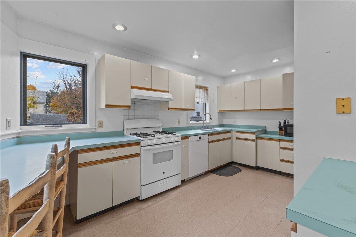 33 North Prospect Street, Unit B Burlington, VT 05401 - Photo 13 of 57