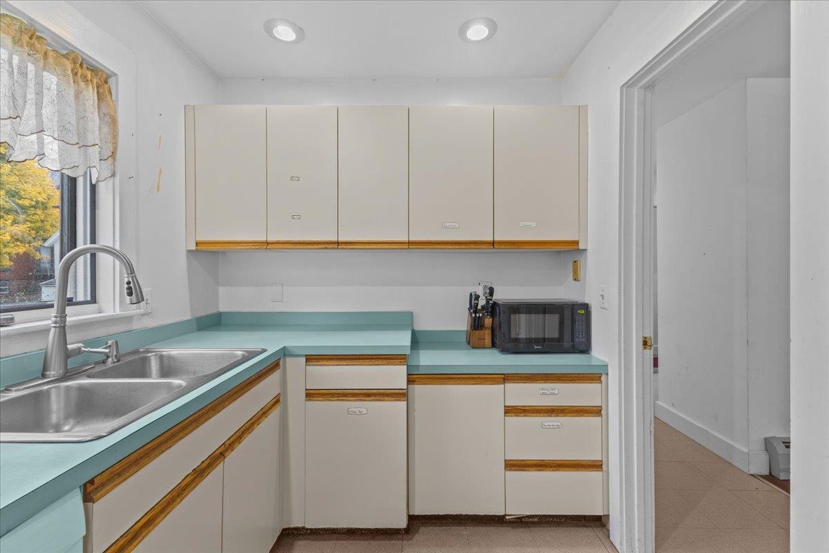 33 North Prospect Street, Unit B Burlington, VT 05401 - Photo 16 of 57