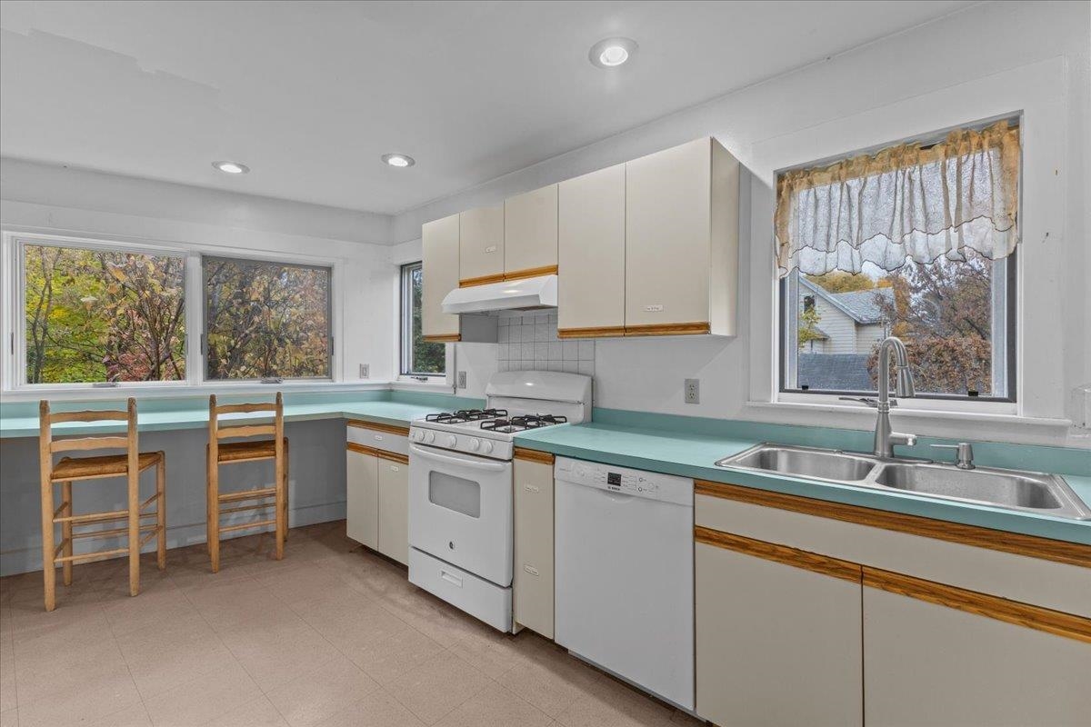 33 North Prospect Street, Unit B Burlington, VT 05401 - Photo 17 of 57