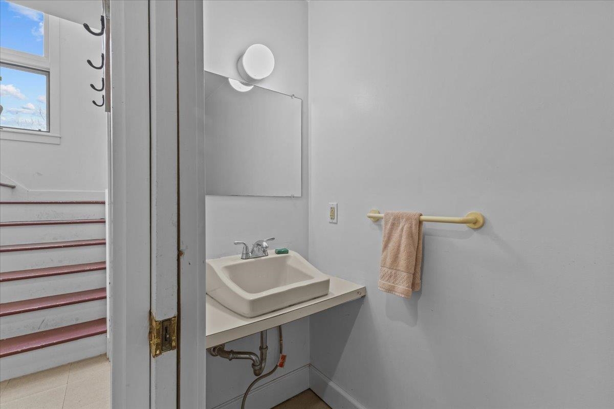 33 North Prospect Street, Unit B Burlington, VT 05401 - Photo 22 of 57