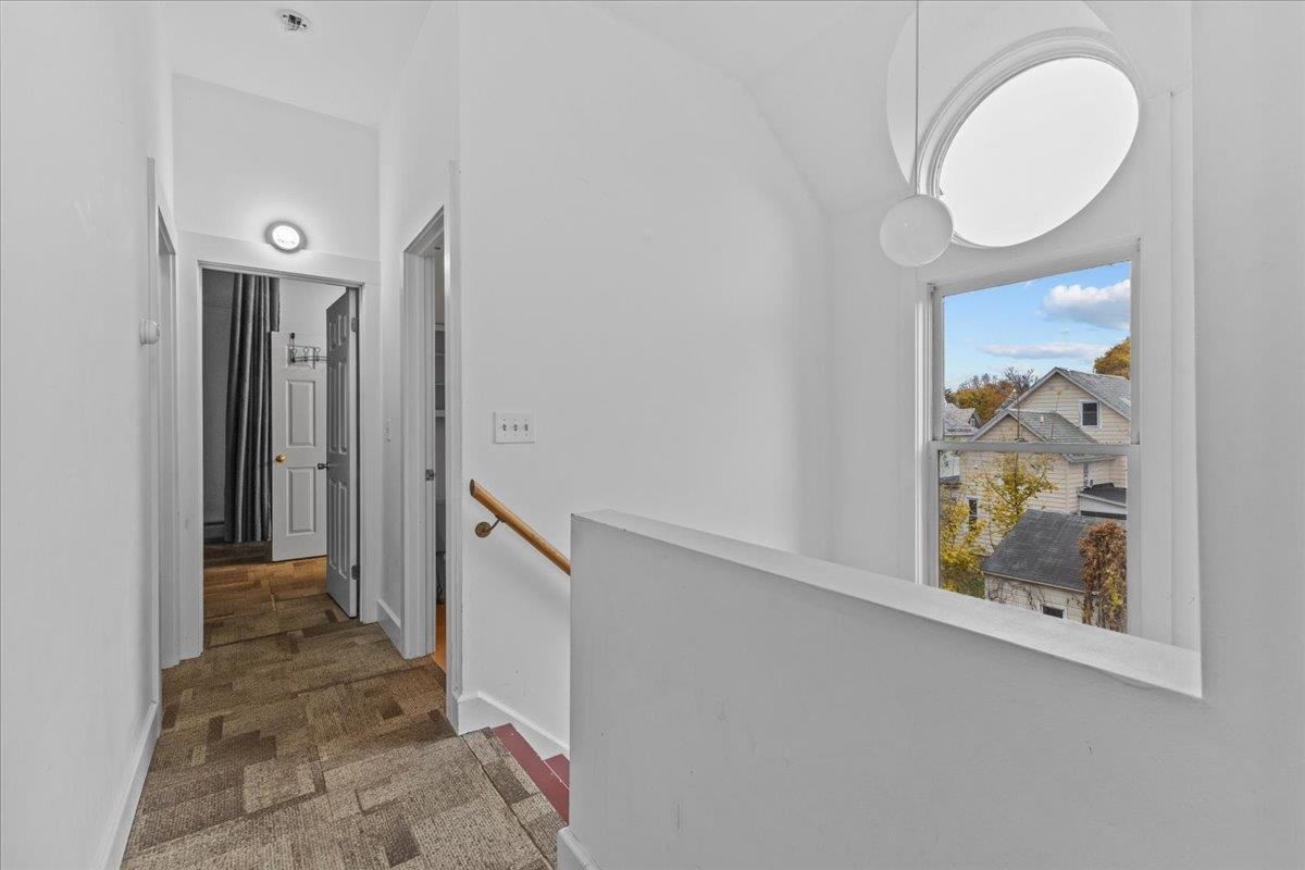 33 North Prospect Street, Unit B Burlington, VT 05401 - Photo 23 of 57