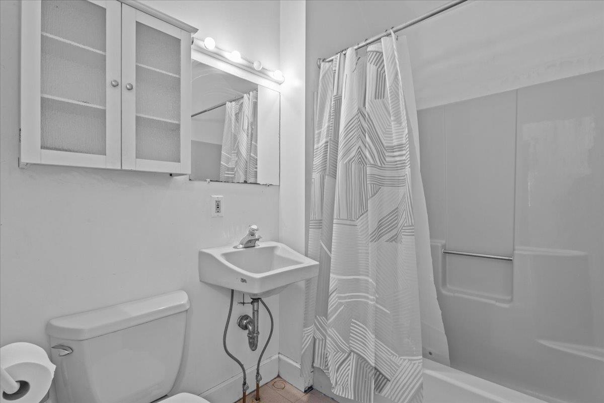 33 North Prospect Street, Unit B Burlington, VT 05401 - Photo 33 of 57