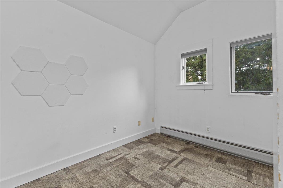 33 North Prospect Street, Unit B Burlington, VT 05401 - Photo 34 of 57