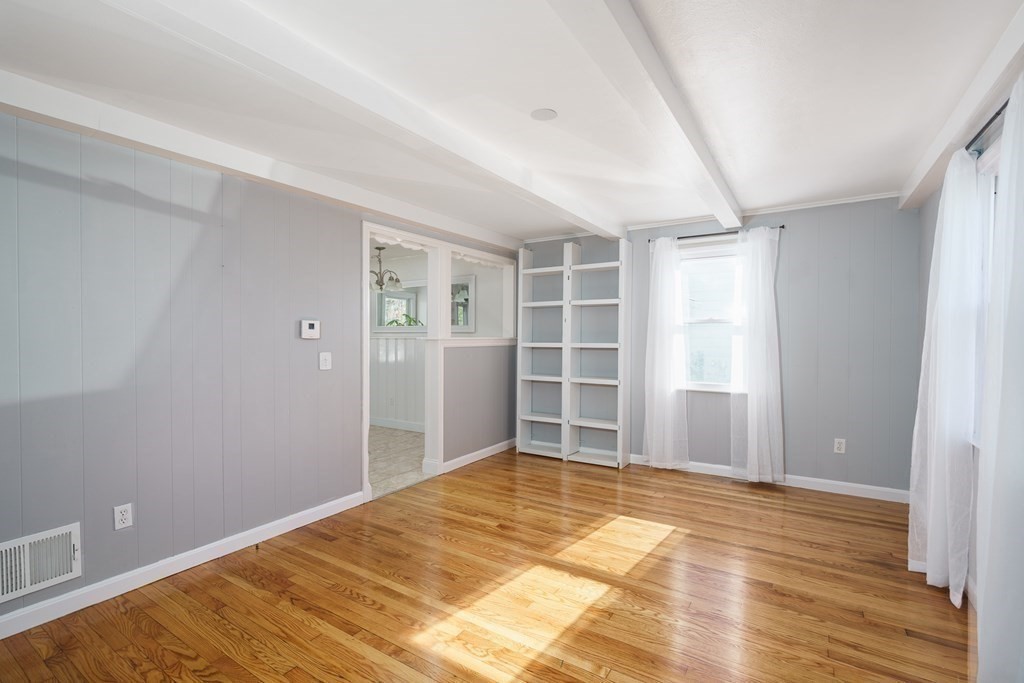 17 Florence Road Easthampton, MA 01027 - Photo 9 of 42