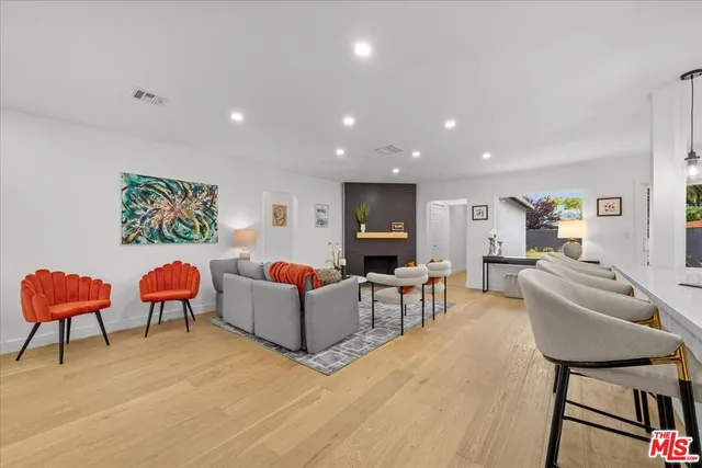 $5,500 | 5815 Saloma Avenue, Van Nuys, CA 91411