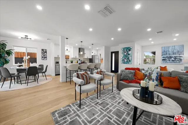 $5,500 | 5815 Saloma Avenue, Van Nuys, CA 91411