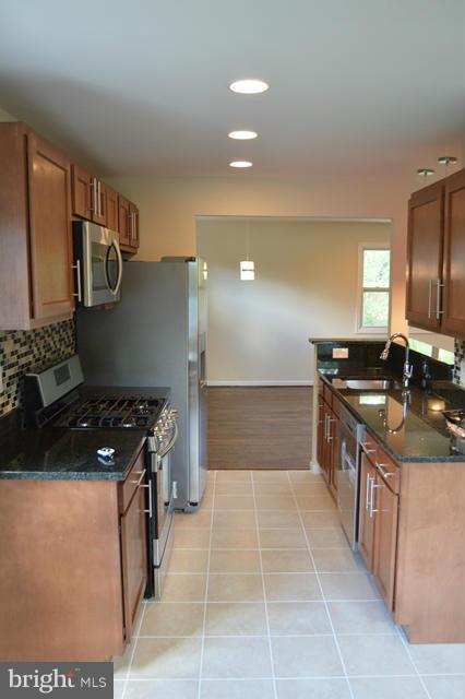 530 East Indian Spring Drive Silver Spring, MD 20901 - Photo 5 of 27 Interior (General)