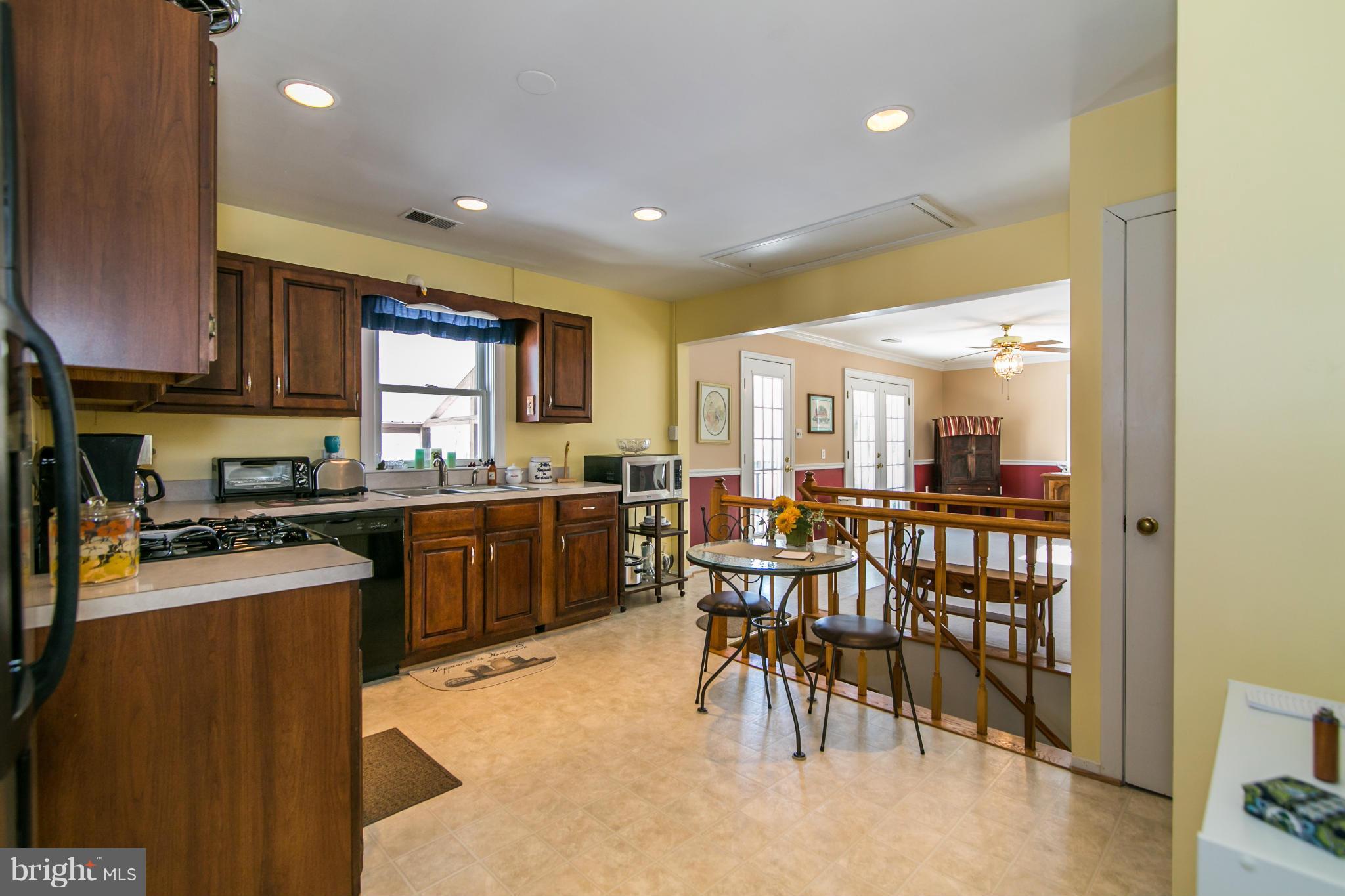 20024 Colchester Road Purcellville, VA 20132 - Photo 13 of 30 Kitchen