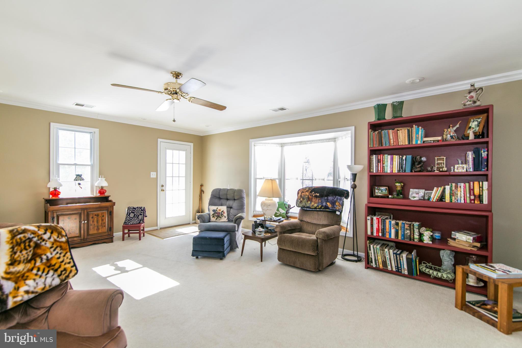 20024 Colchester Road Purcellville, VA 20132 - Photo 7 of 30 Family Room