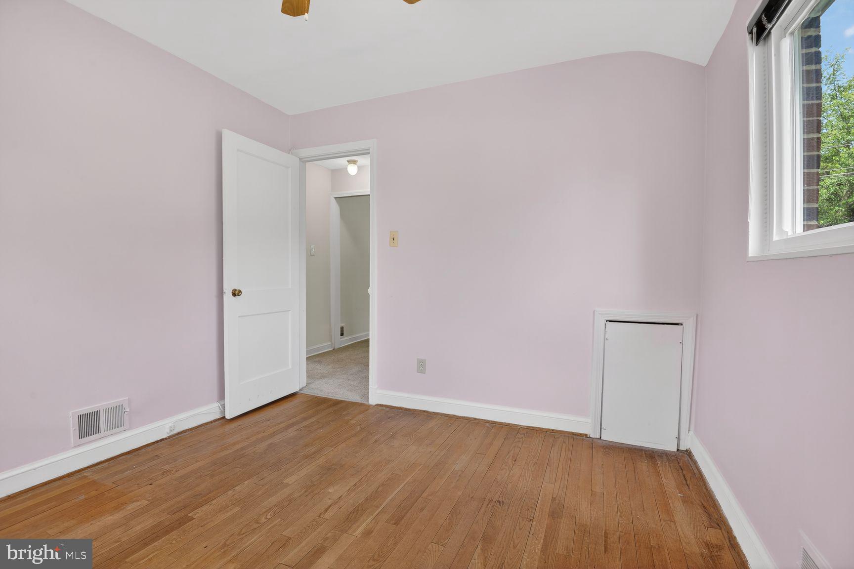 11015 Burnley Terrace Silver Spring, MD 20902 - Photo 15 of 29 Bedroom #1