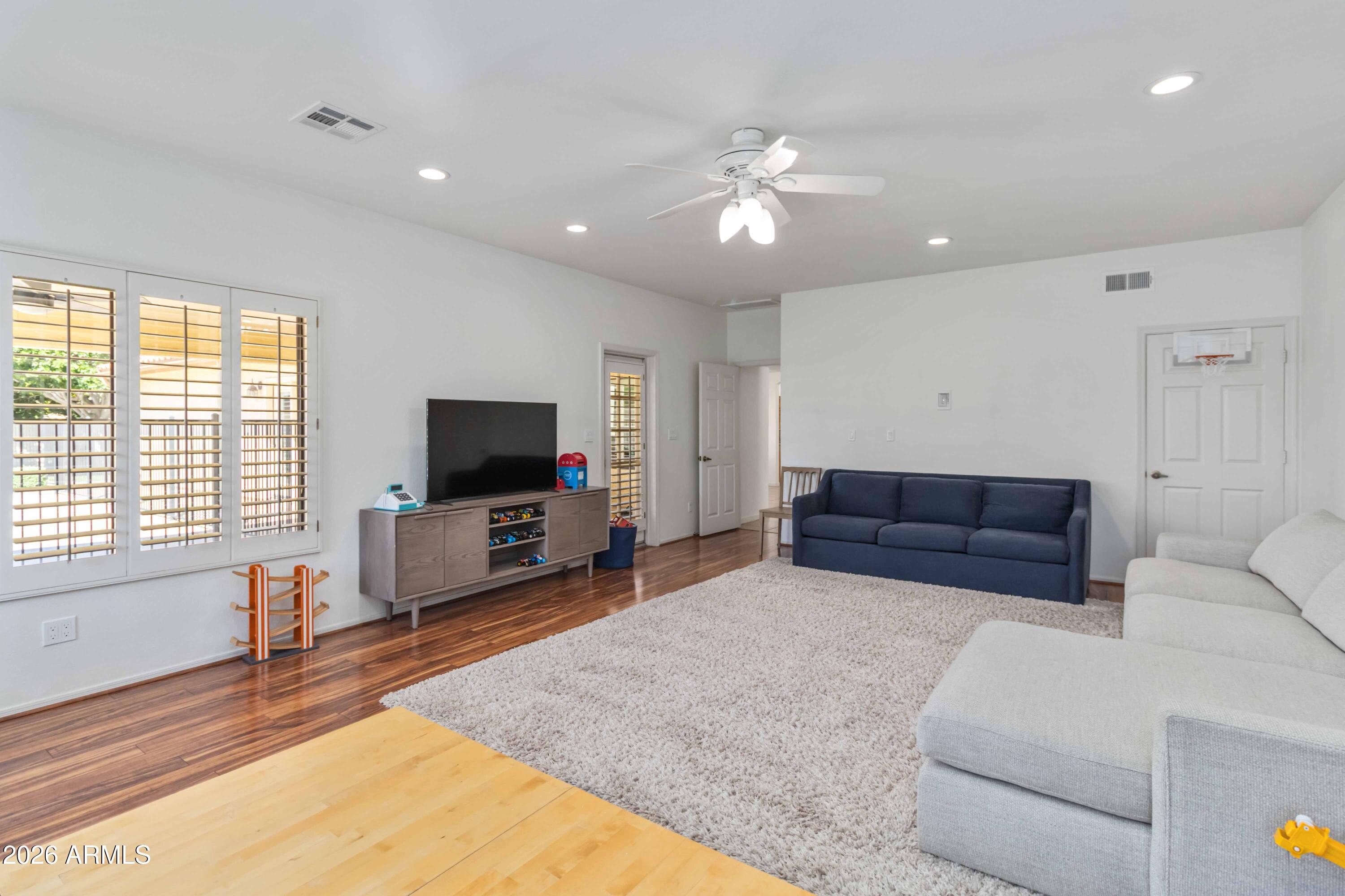211 East Rhea Road Tempe, AZ 85284 - Photo 40 of 87 040