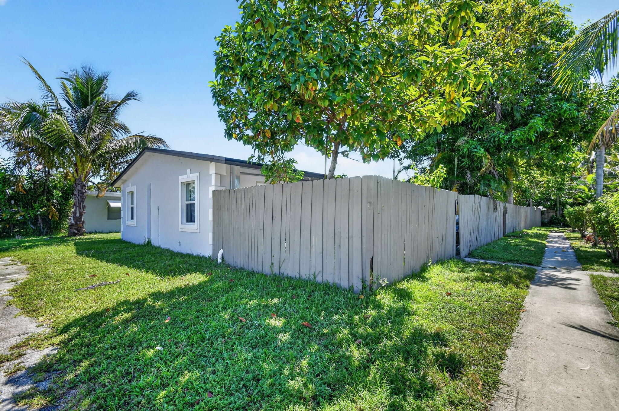3382 Rudolph Road Lake Worth, FL 33461 - Photo 1 of 43 1-web-or-mls-DSC_9143