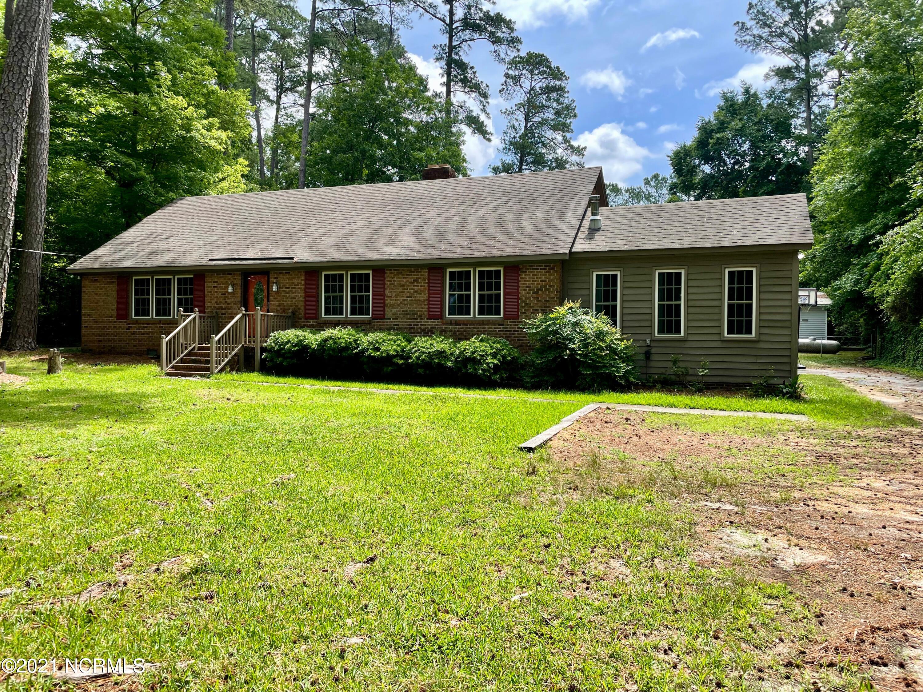 2570 Ralph Taylor Road Williamston, NC 27892 - Photo 1 of 25 IMG_2610