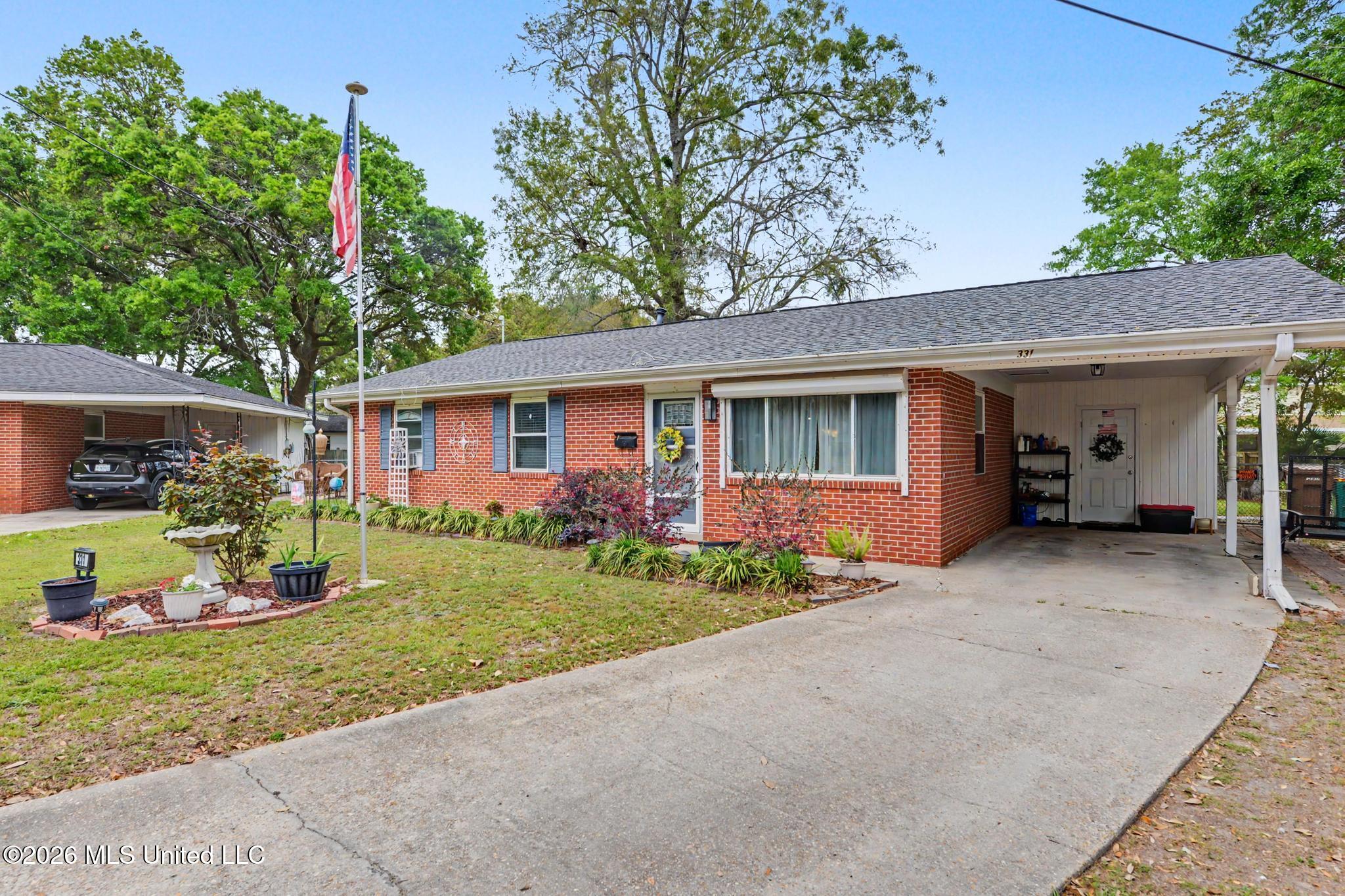 331 Shirley Court Biloxi, MS 39531 - Photo 2 of 23 002