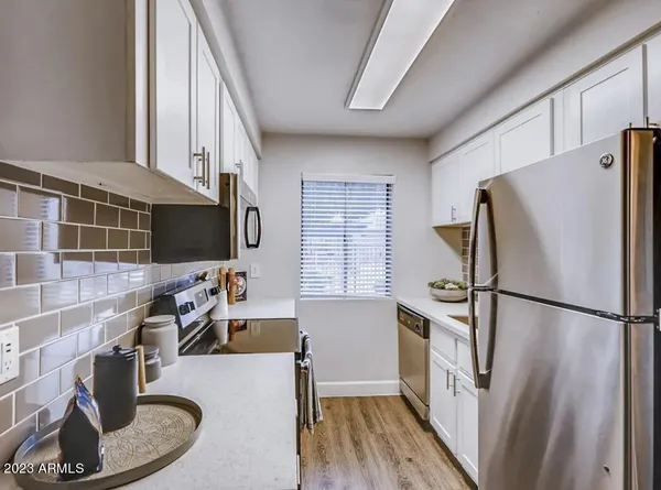 $945 | 1944 West Thunderbird Road, Unit 1, Phoenix, AZ 85023