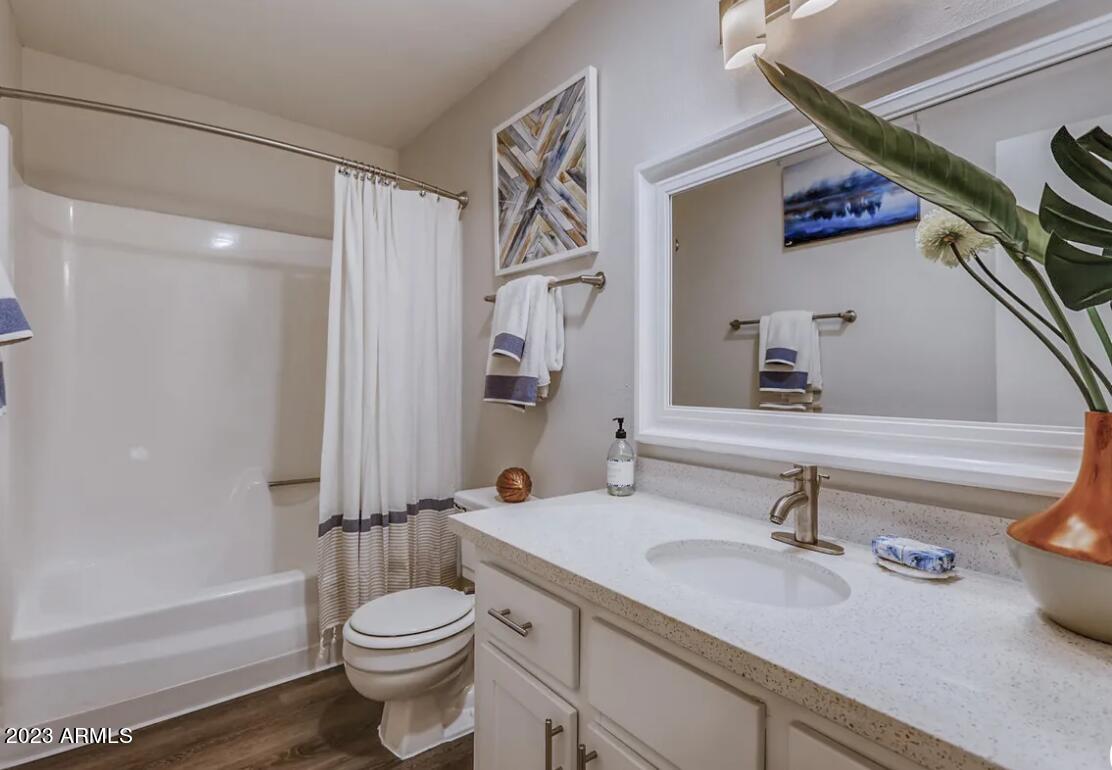 1944 West Thunderbird Road, Unit 1 Phoenix, AZ 85023 - Photo 6 of 12 Bathroom