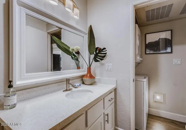 $945 | 1944 West Thunderbird Road, Unit 1, Phoenix, AZ 85023