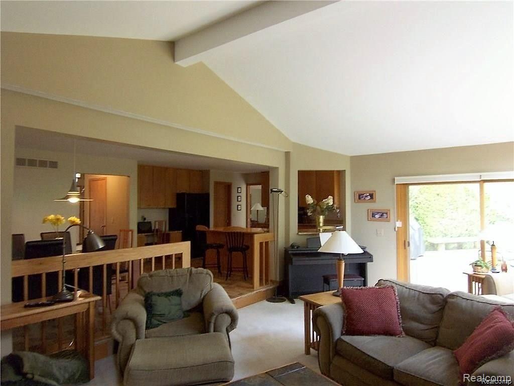 1900 Lenomar Court Rochester Hills, MI 48309 - Photo 4 of 12