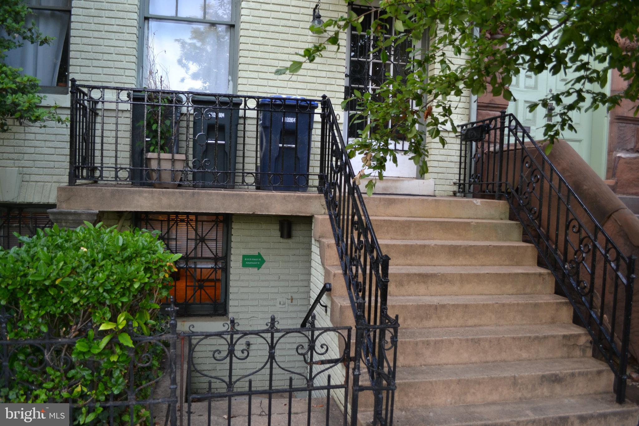 810 D Street Southeast Washington, DC 20003 - Photo 2 of 25