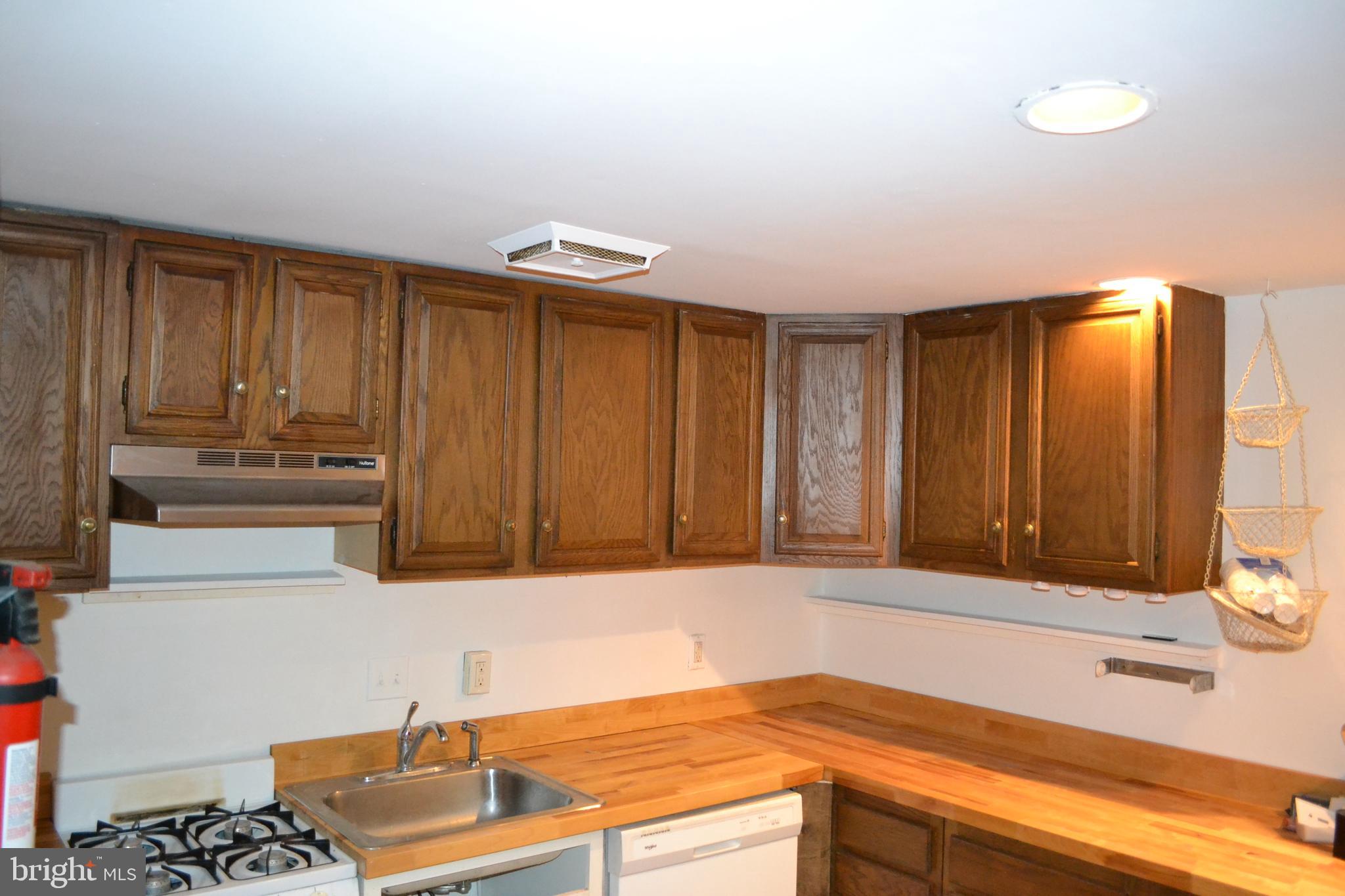 810 D Street Southeast Washington, DC 20003 - Photo 8 of 25