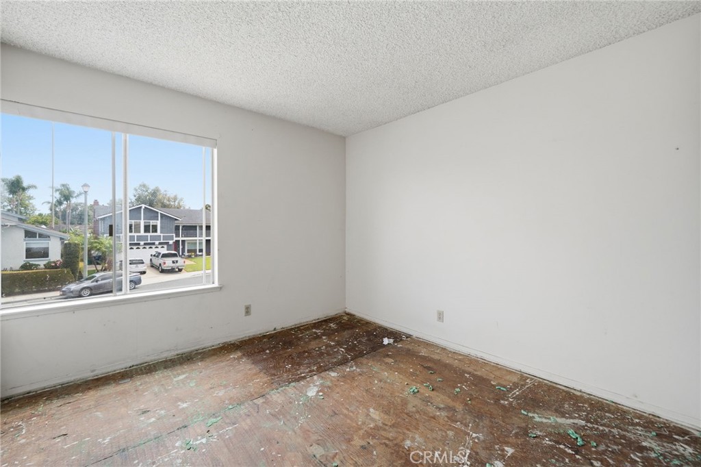 5131 Rotherham Circle Westminster, CA 92683 - Photo 35 of 50 a view of a room that has a window in it