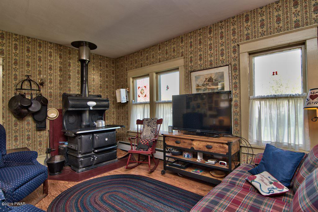 400 Honesdale Road Waymart, PA 18472 - Photo 18 of 66 Family Room