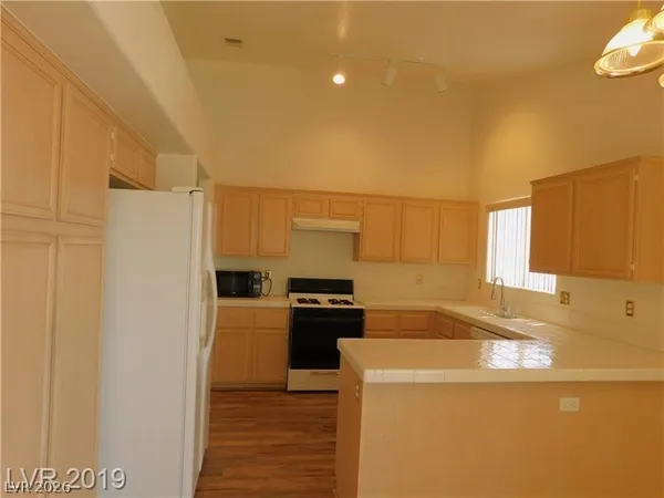 $2,103 | 226 Red Horizon Terrace, Henderson, NV 89015