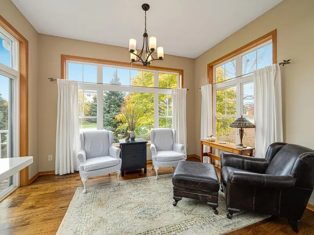 $350,000 | 20159 Holister Lane, Lakeville, MN 55044