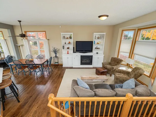 $350,000 | 20159 Holister Lane, Lakeville, MN 55044