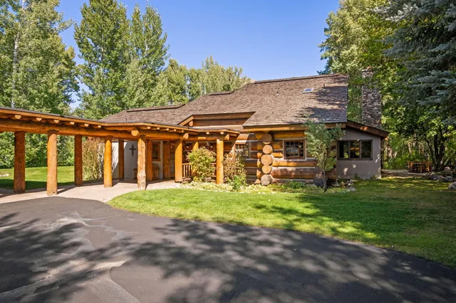 $3,995,000 | 102 West Channel Lane, Blaine County, ID 83333
