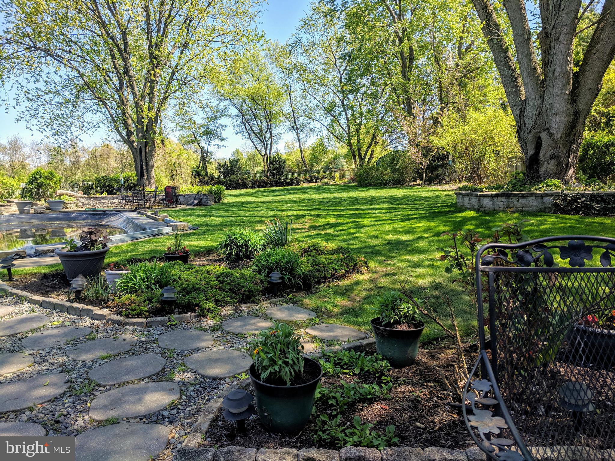 116 East Endfield Road Feasterville-Trevose, PA 19053 - Photo 55 of 63 Fall Season
