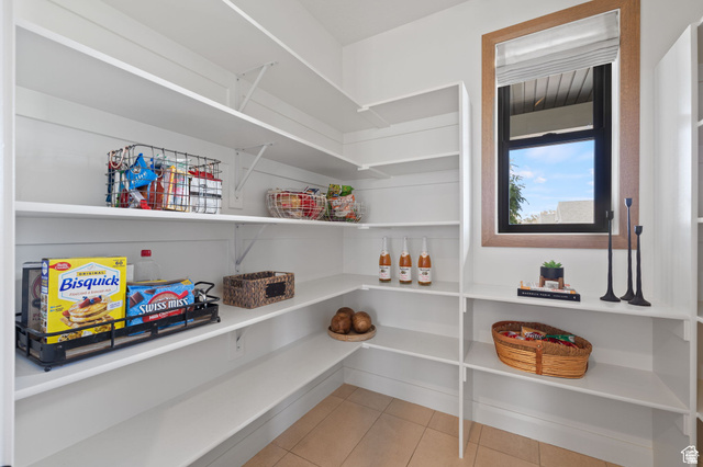 11617 South Wildrye Field Way Draper, UT 84020 - Photo 12 of 53 Large walk-in pantry