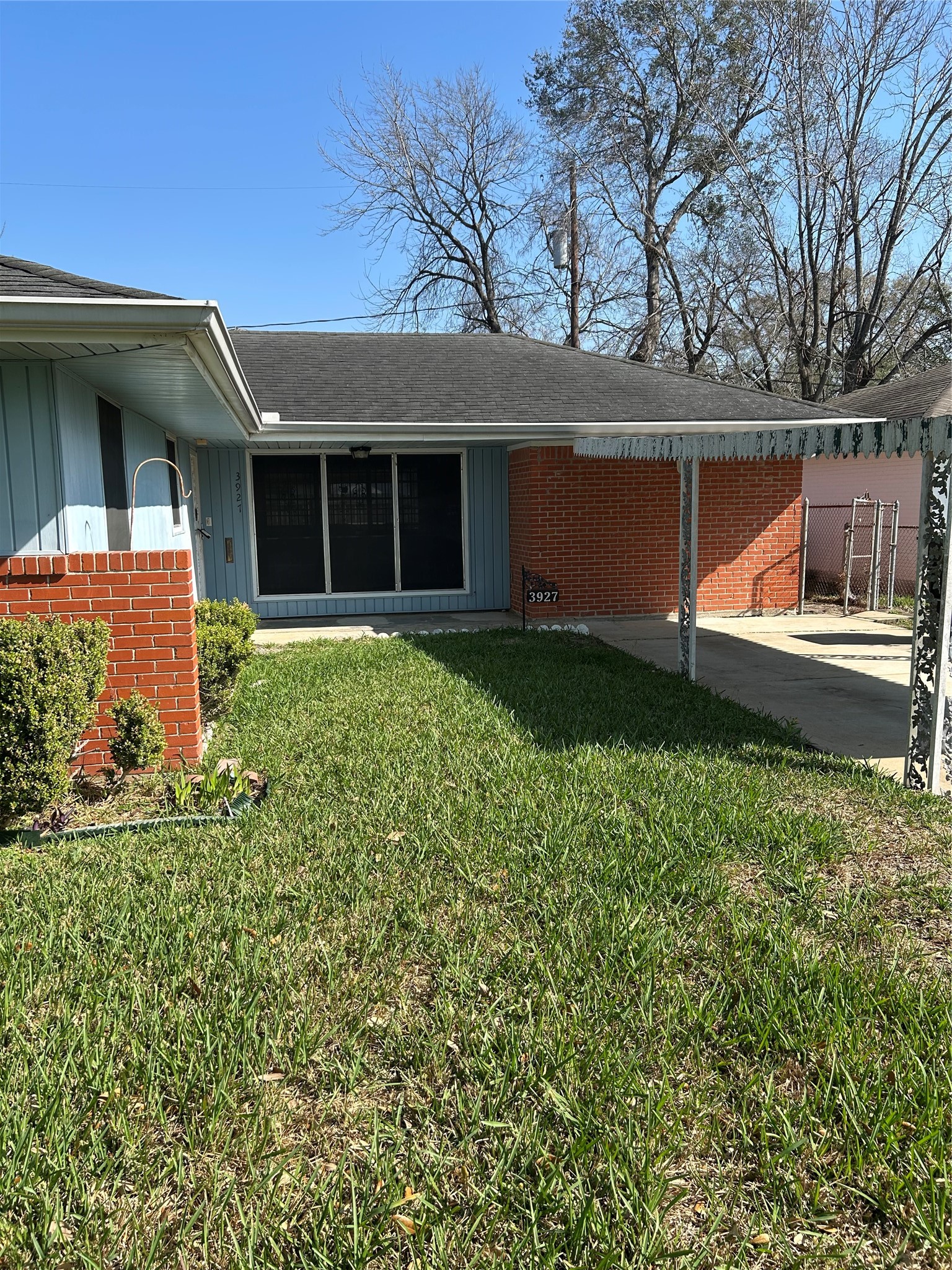 3927 Faulkner Street Houston, TX 77021 - Photo 2 of 17