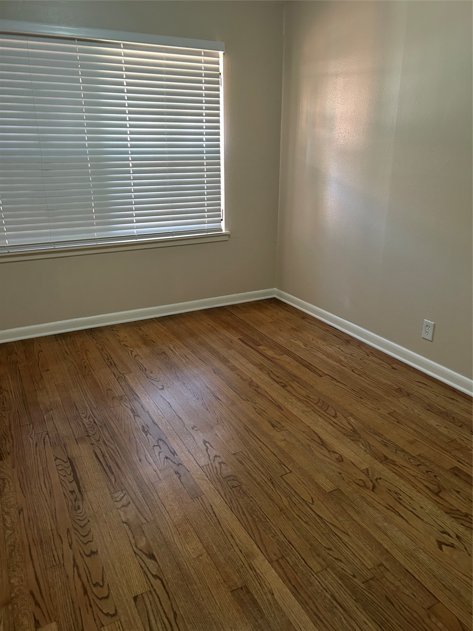 3927 Faulkner Street Houston, TX 77021 - Photo 9 of 17