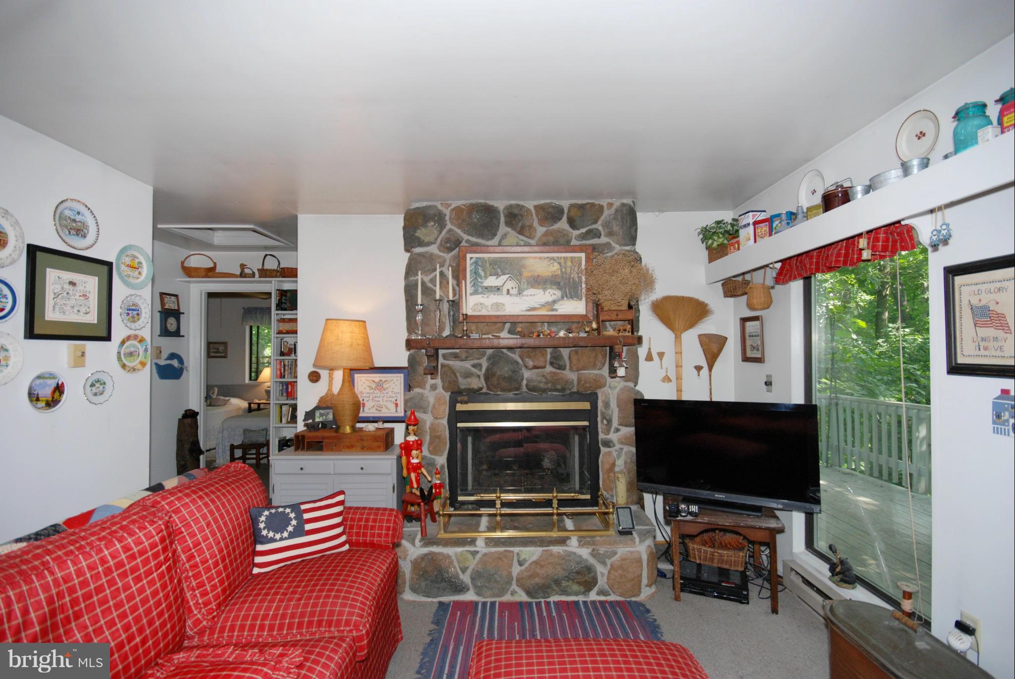 162 Pocahontas Road Front Royal, VA 22630 - Photo 15 of 28 Living Room