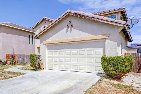 $2,800 | 14304 Gray Fox Lane, Victorville, CA 92394