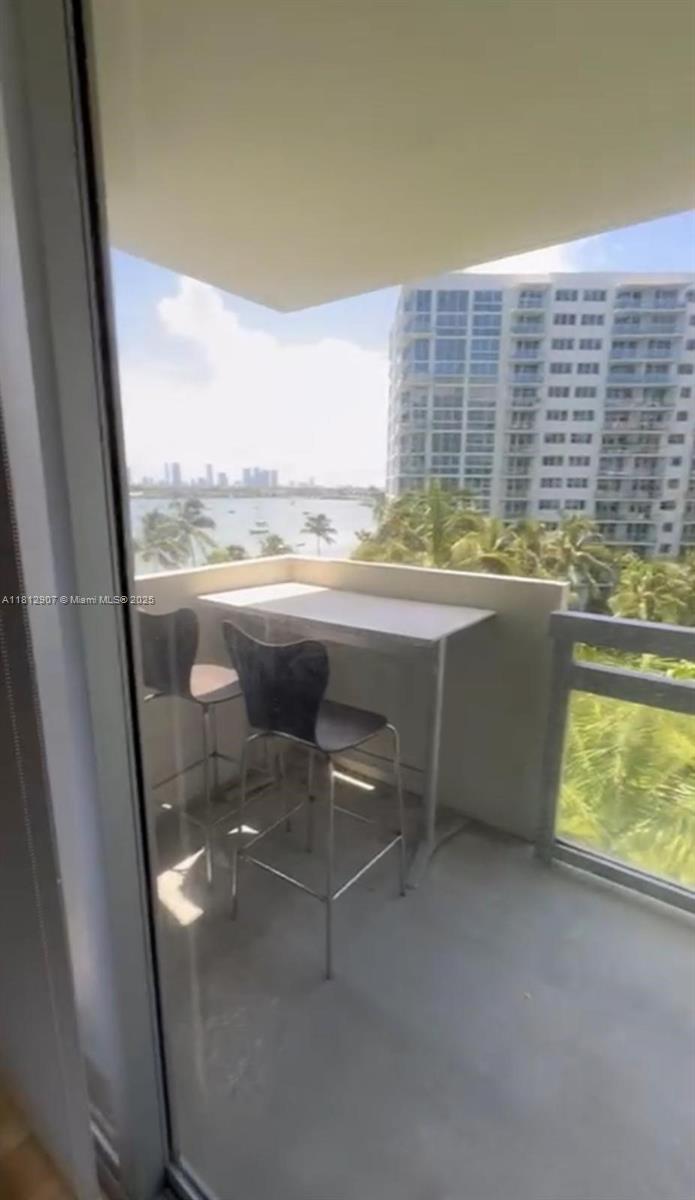 1500 Bay Road, Unit 644S Miami Beach, FL 33139 - Photo 18 of 24 a view of washer and dryer