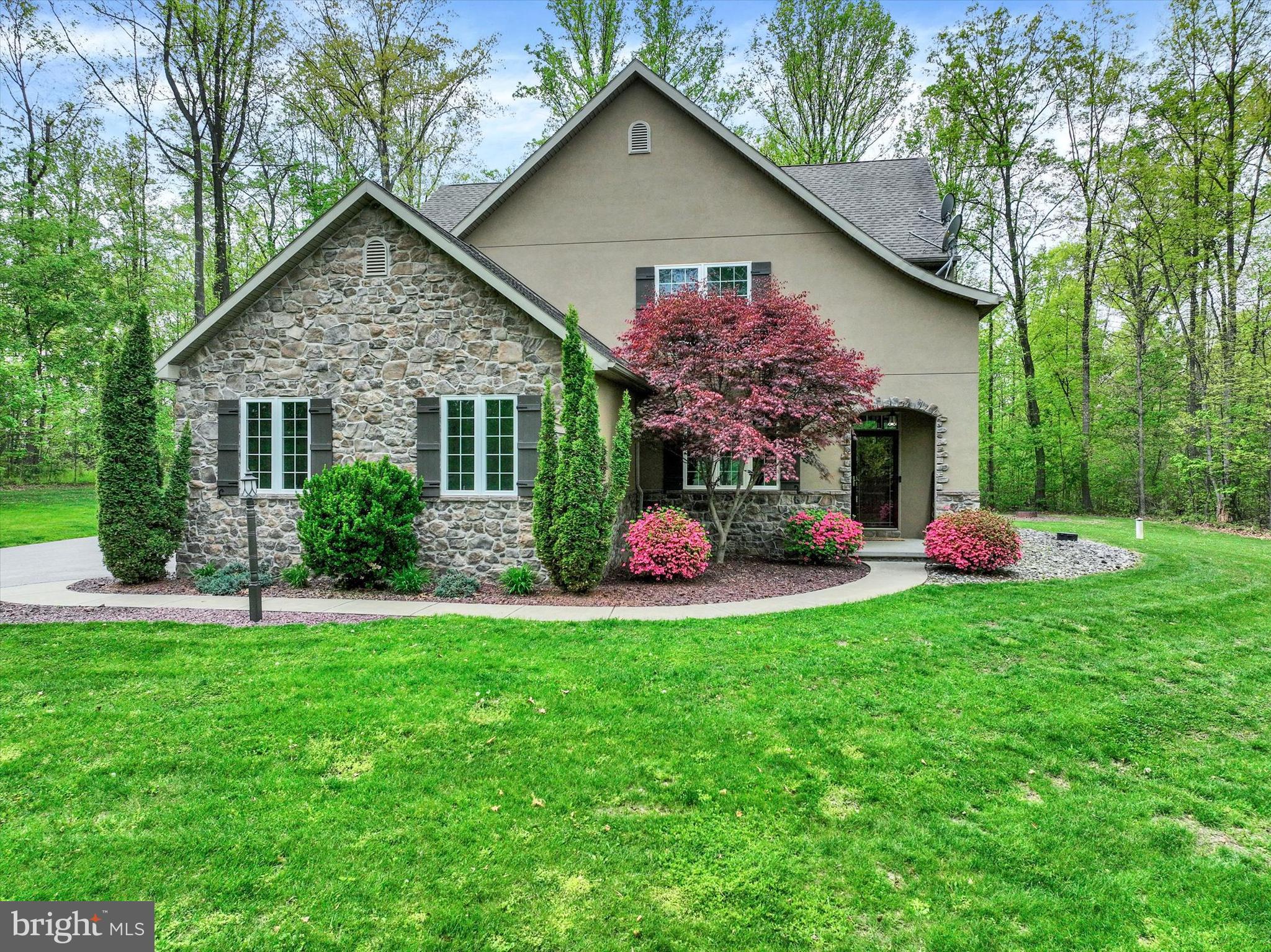 558 Rocky Road Red Lion, PA 17356 - Photo 6 of 45 a front view of house with yard and green space