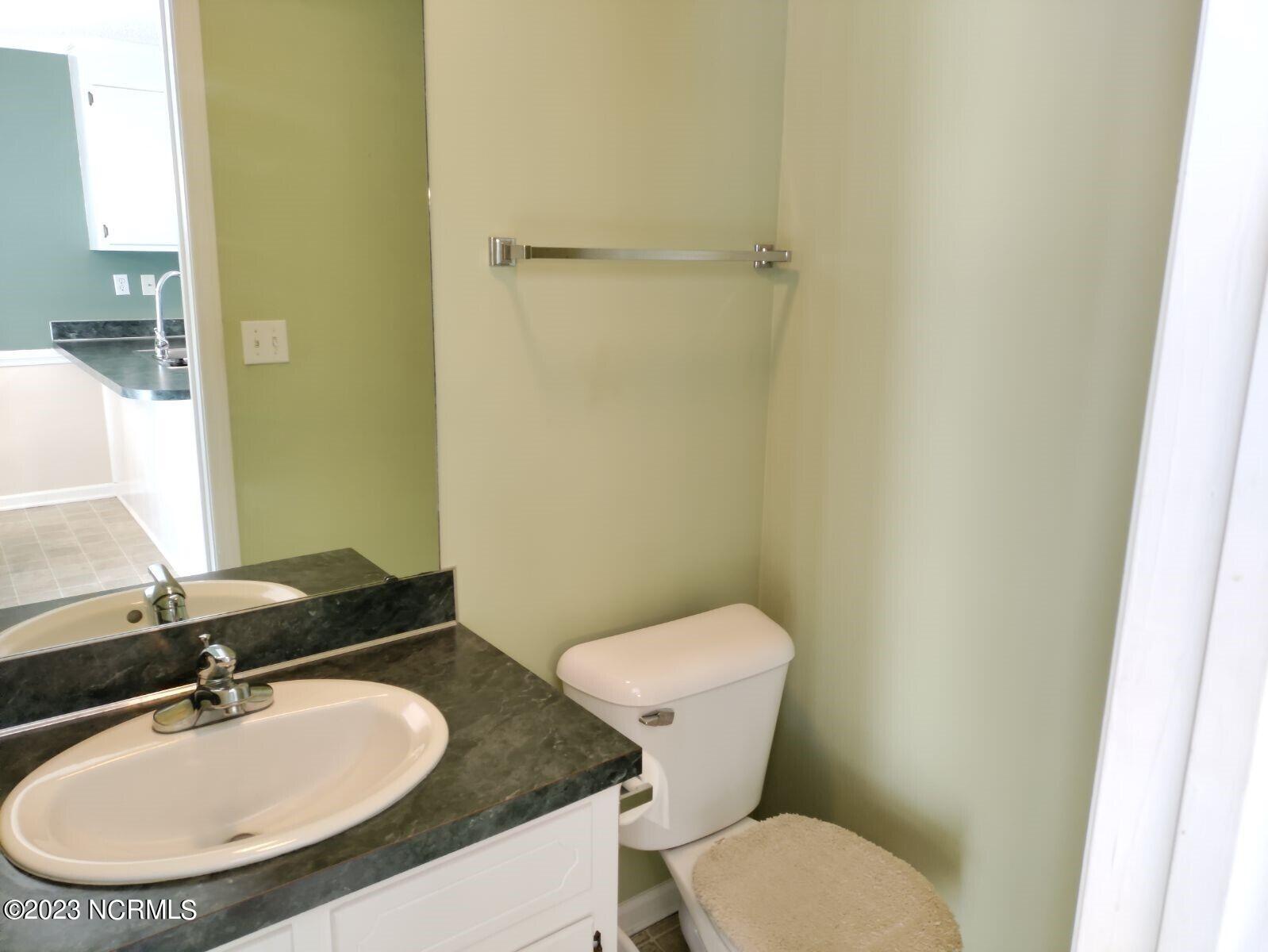 985 Spring Forest Road, Unit C8 Greenville, NC 27834 - Photo 5 of 17 downstairs half bath