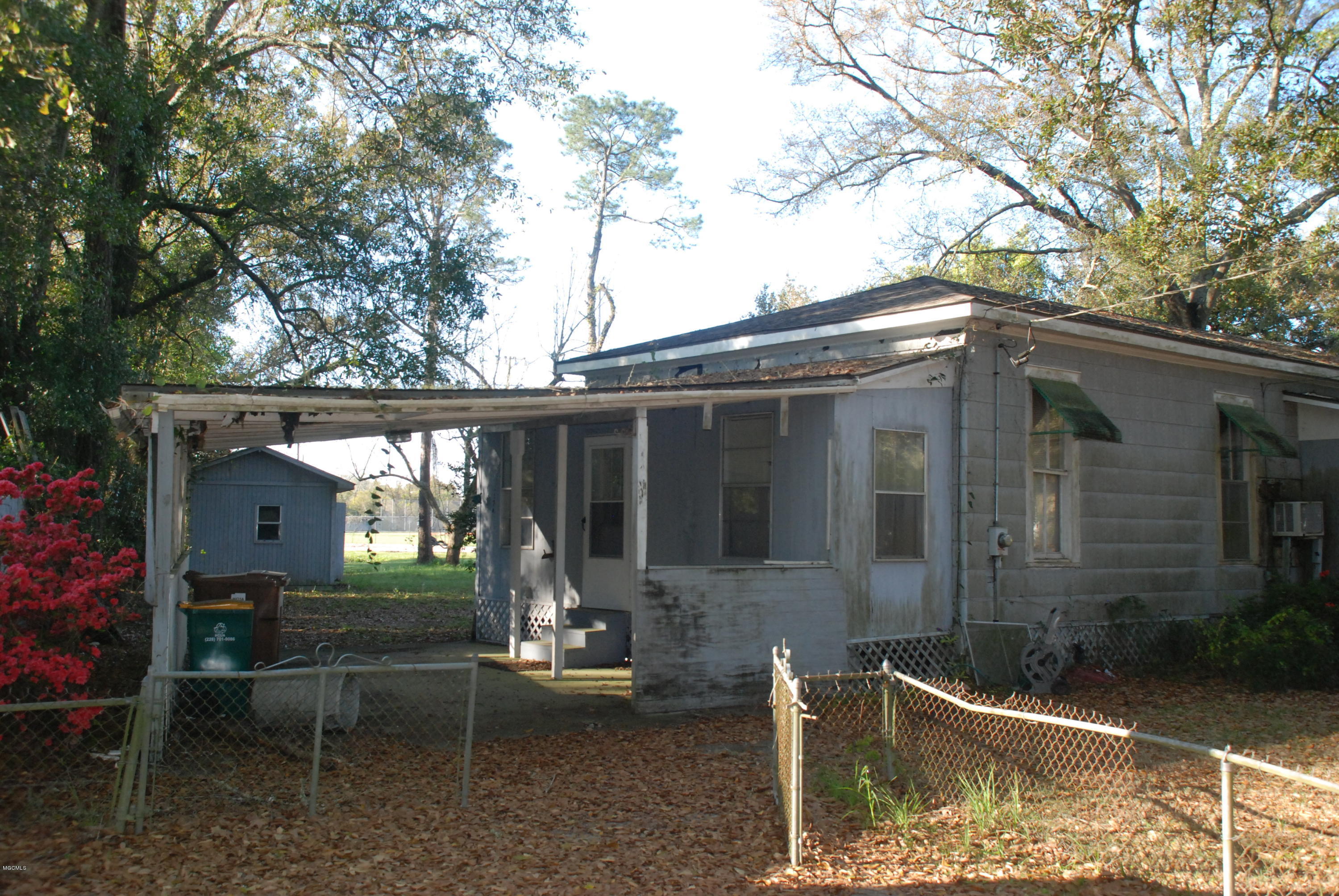 511 Old Pass Road West Long Beach, MS 39560 - Photo 17 of 18 16 - Side 1
