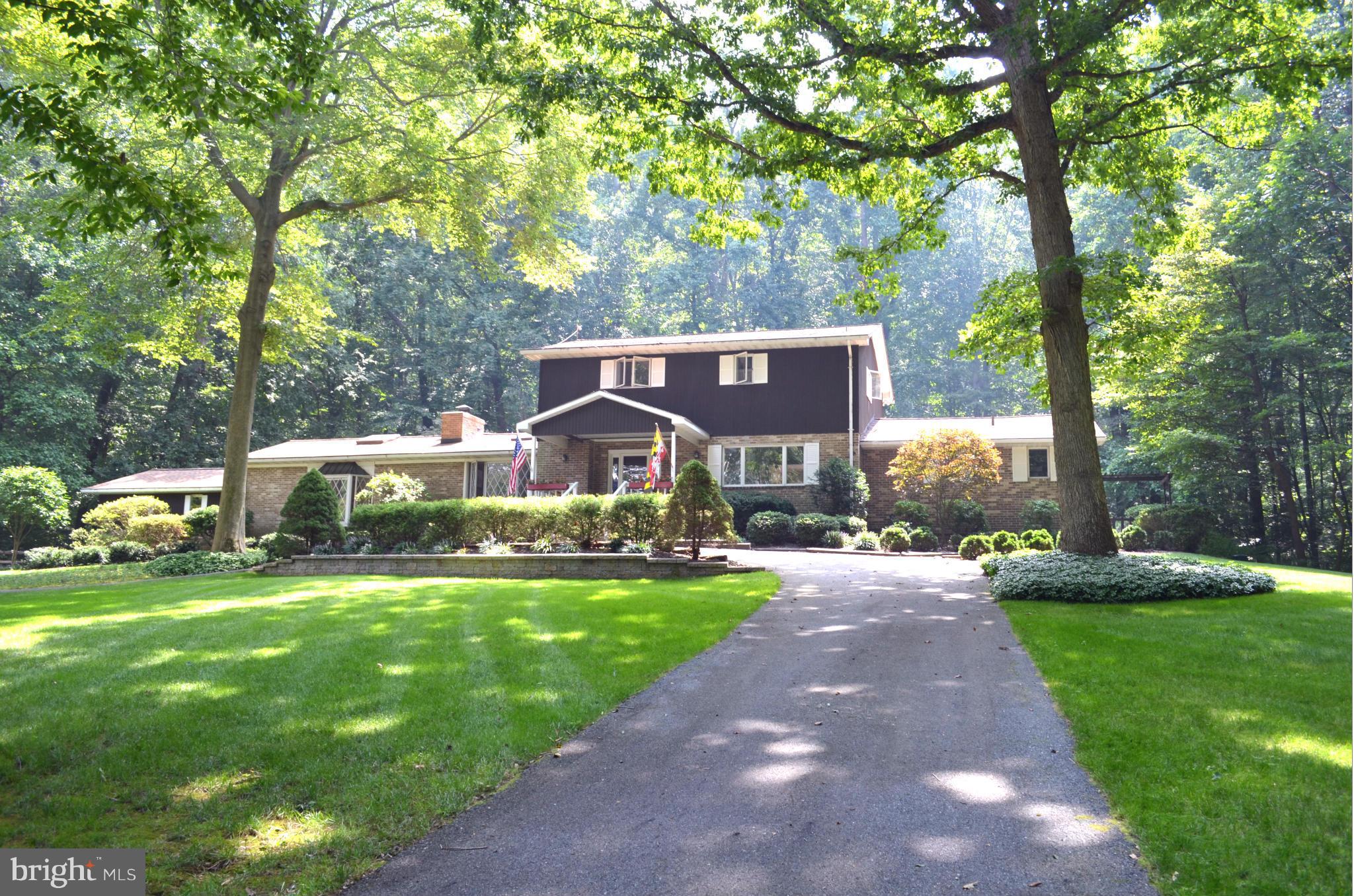 Private 2.97 acre retreat!