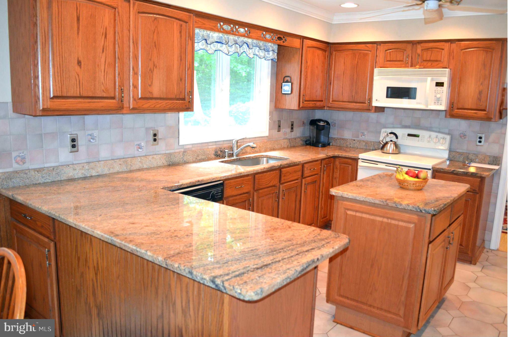 403 East Wheel Road Abingdon, MD 21009 - Photo 16 of 30 Kitchen with island