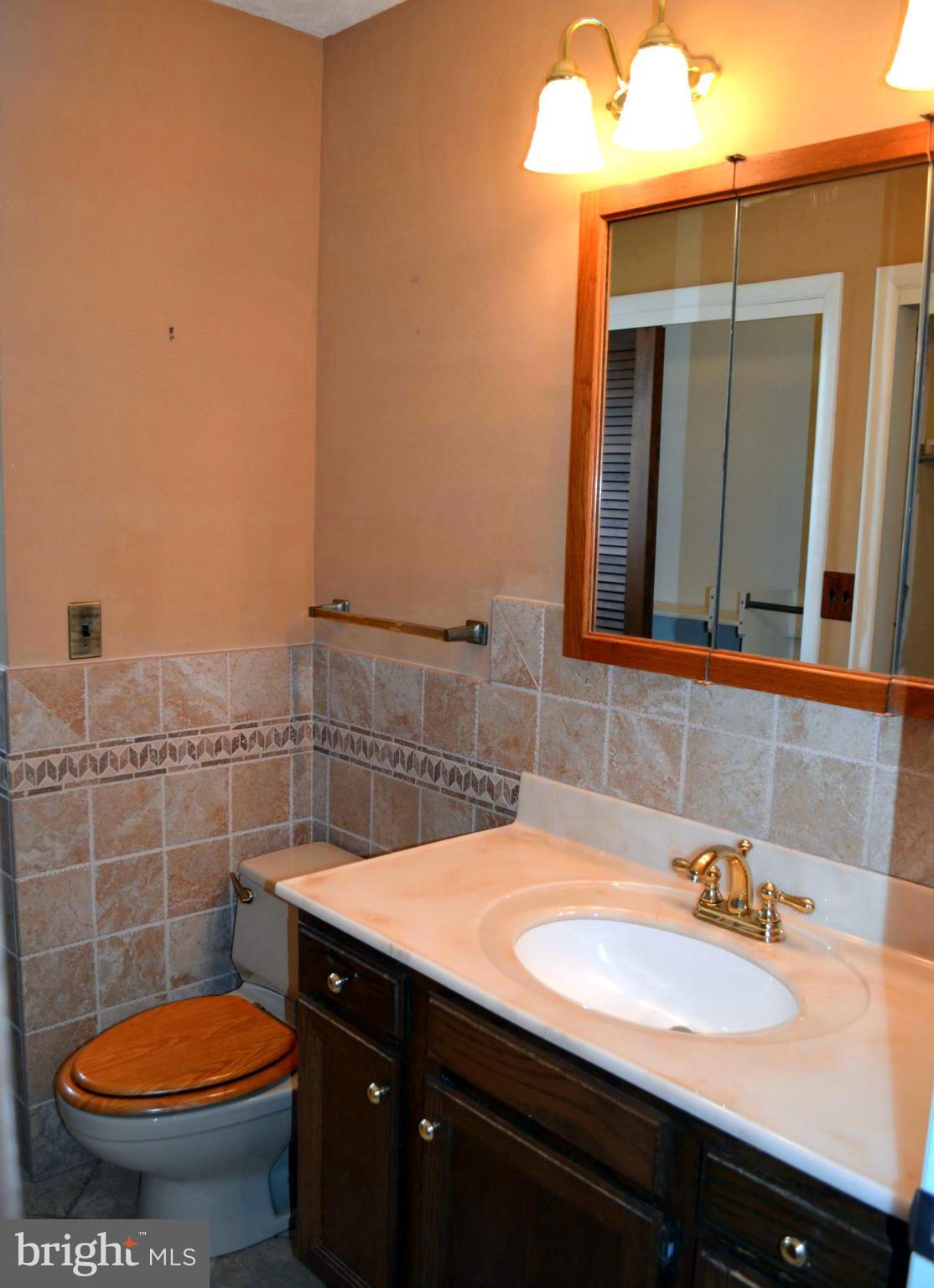 403 East Wheel Road Abingdon, MD 21009 - Photo 27 of 30 Master Bathroom with His/Her areas